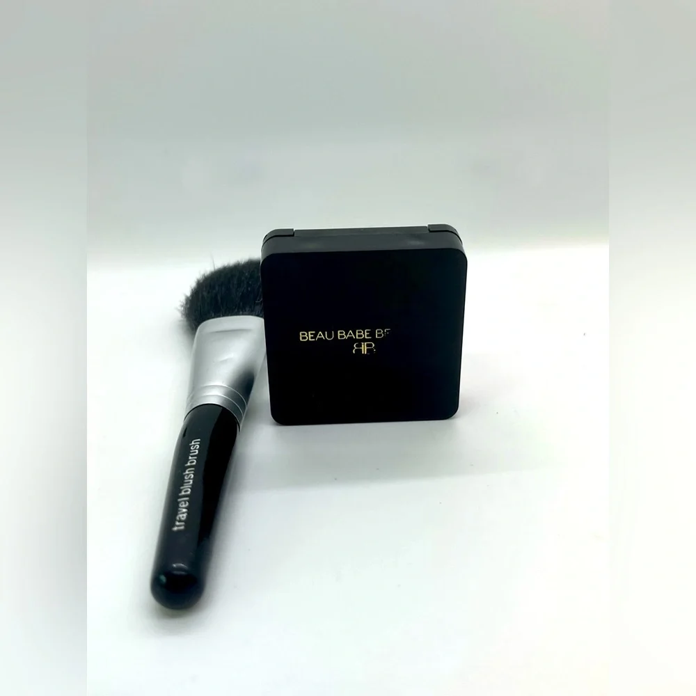 Beau Babe Beauty DEEP BRONZE Highlighter 3g And New Travel Blush Brush